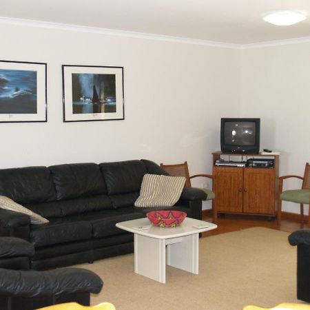 Rocky Beach Cottage 26 Pacific Drive Port Macquarie Room photo
