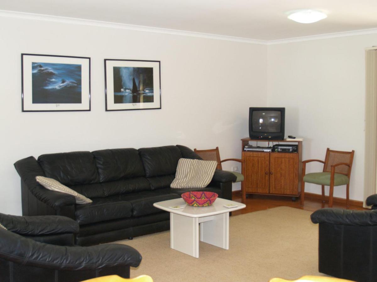 Rocky Beach Cottage 26 Pacific Drive Port Macquarie Room photo